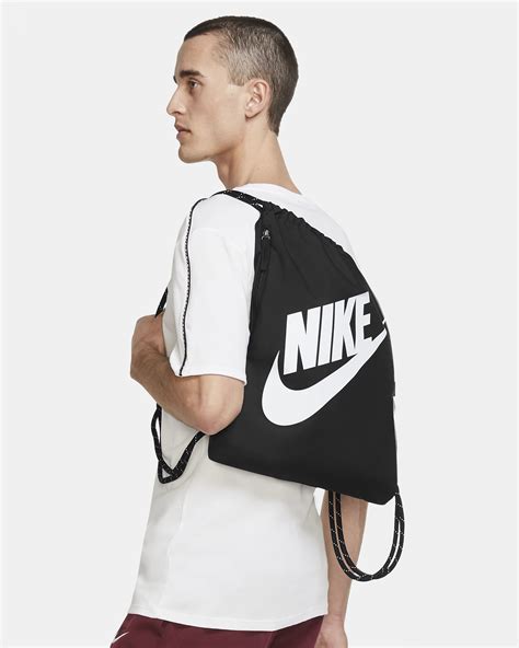 nike heritage tasche schwarz|Nike Heritage Tasche mit Kordelzug (13 l). Nike DE.